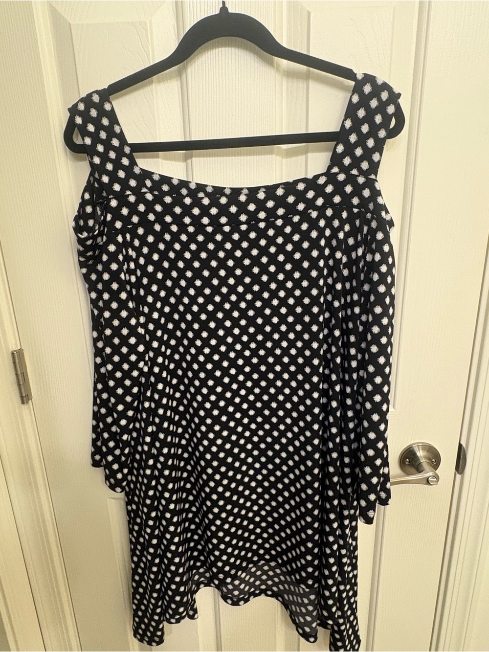 Sz-3 Chico's Black cold shoulder top  with White Diamond-Dot Pattern